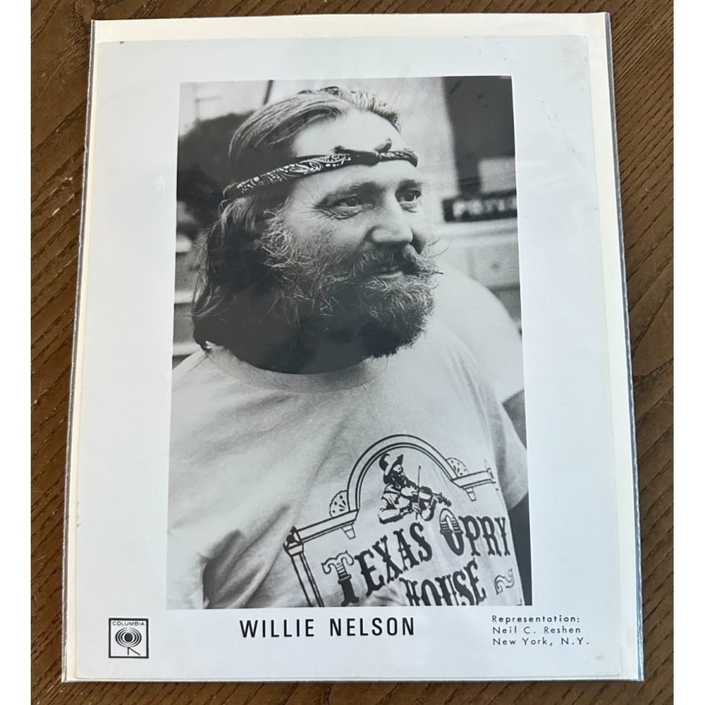 Vintage Willie Nelson Country Music Press 8'' x 10'' Photo Singer-Songwriter